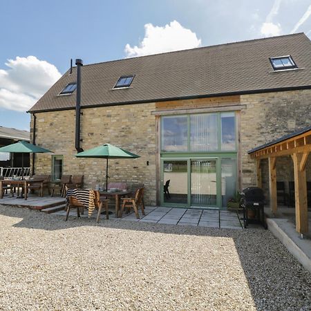 The Old Barn Villa Witney Exterior photo